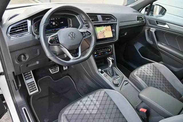 Volkswagen Tiguan Allspace view 11