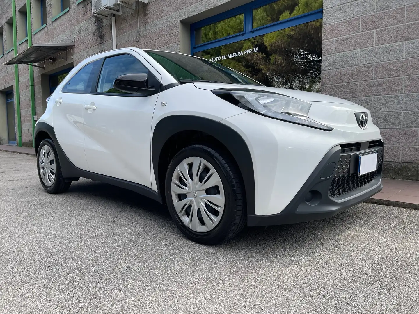 Toyota Aygo X 1.0 72CV S-CVT UNIPROPRIETARIO RETROCAMERA Blanc - 1