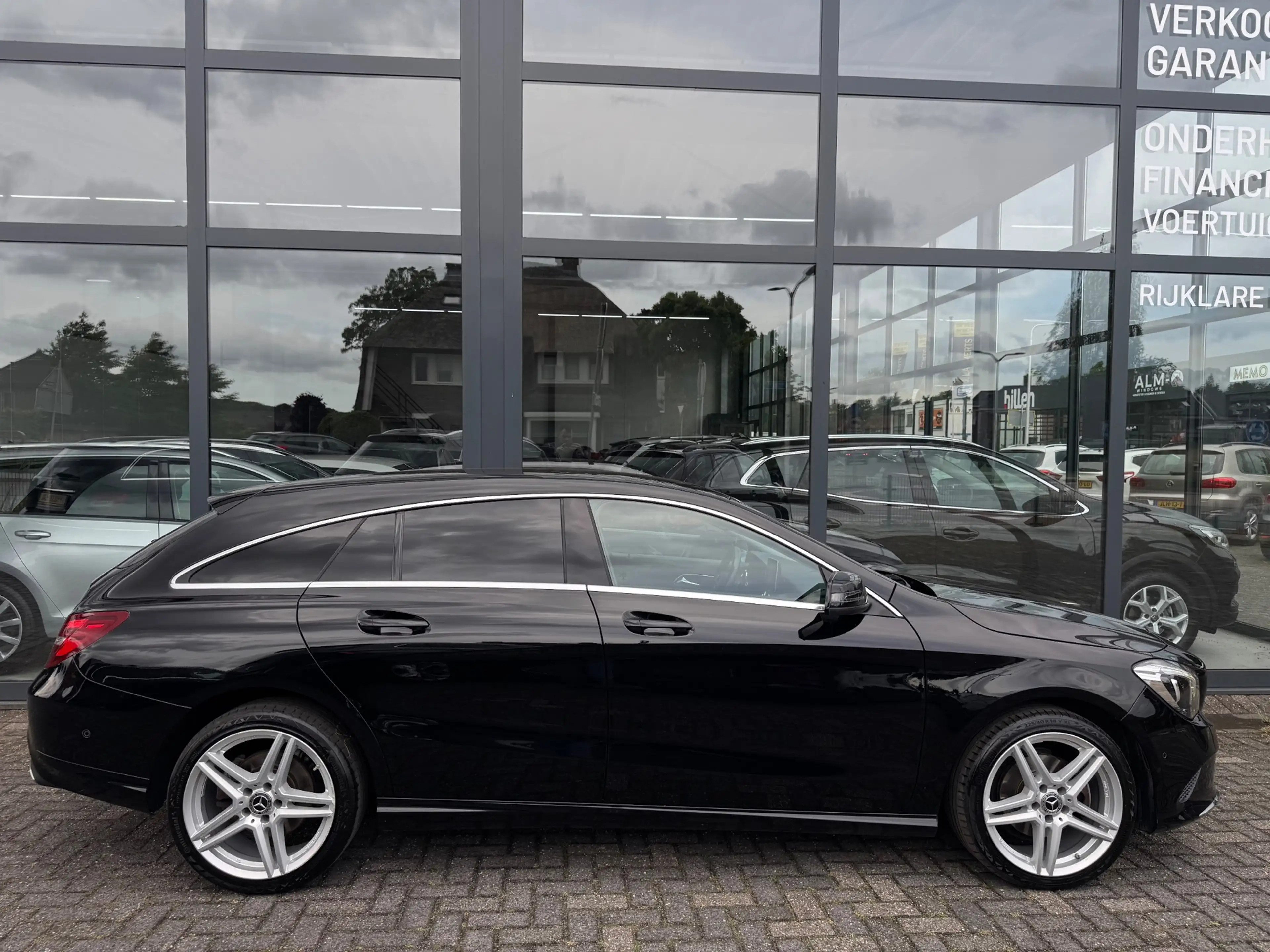Mercedes-Benz CLA 200 Shooting Brake Business urban — photo 12