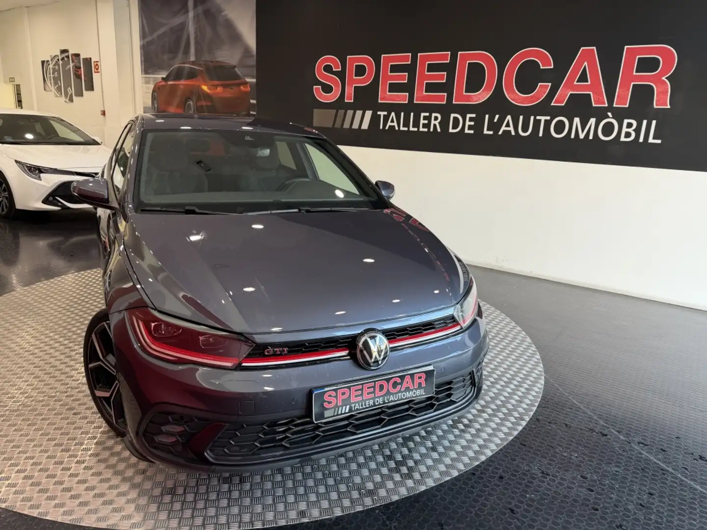 Volkswagen Polo 2.0 TSI GTI DSG 152KW Gris - 1