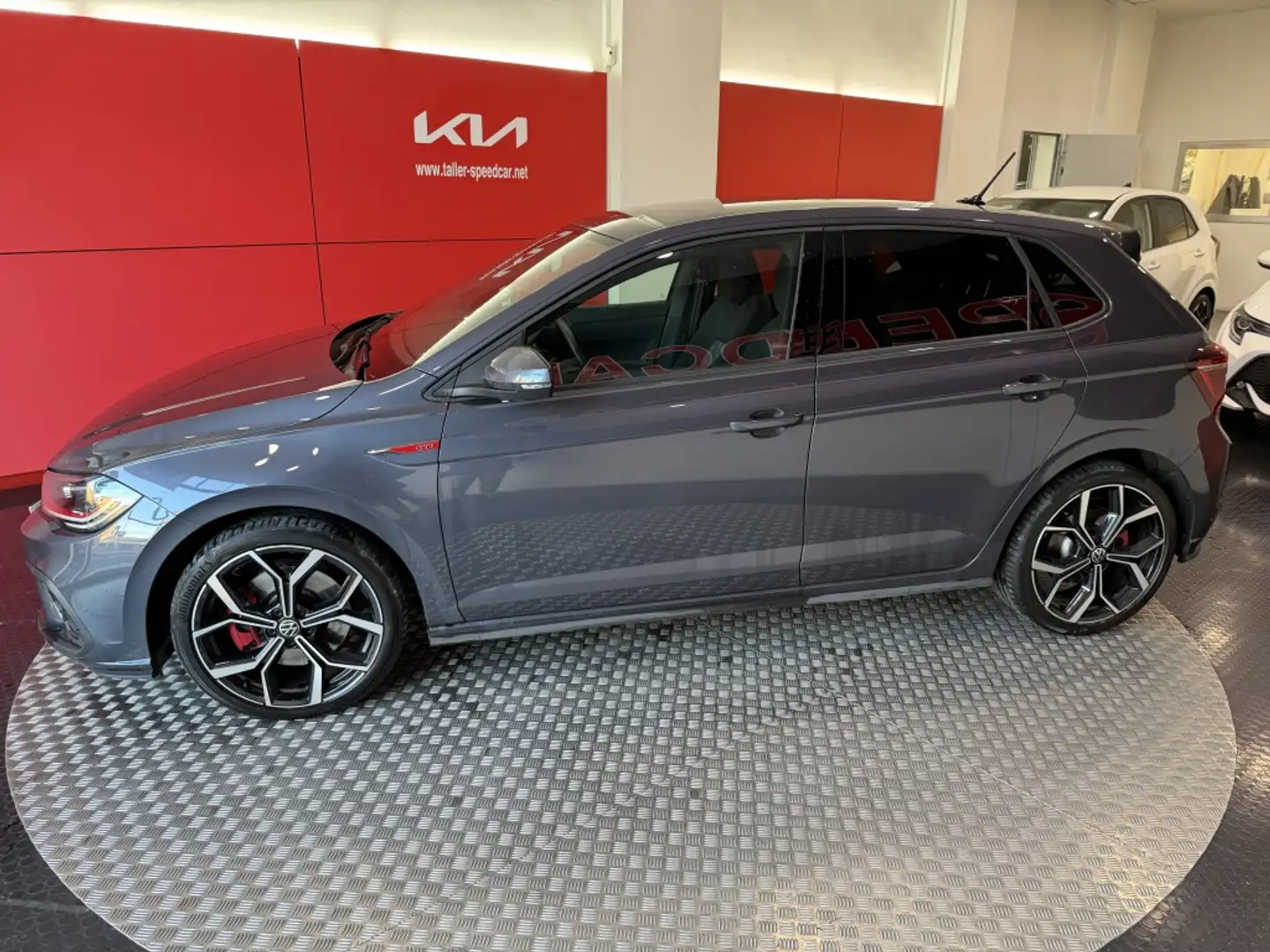 Volkswagen Polo 2.0 TSI GTI DSG 152KW Gris - 2