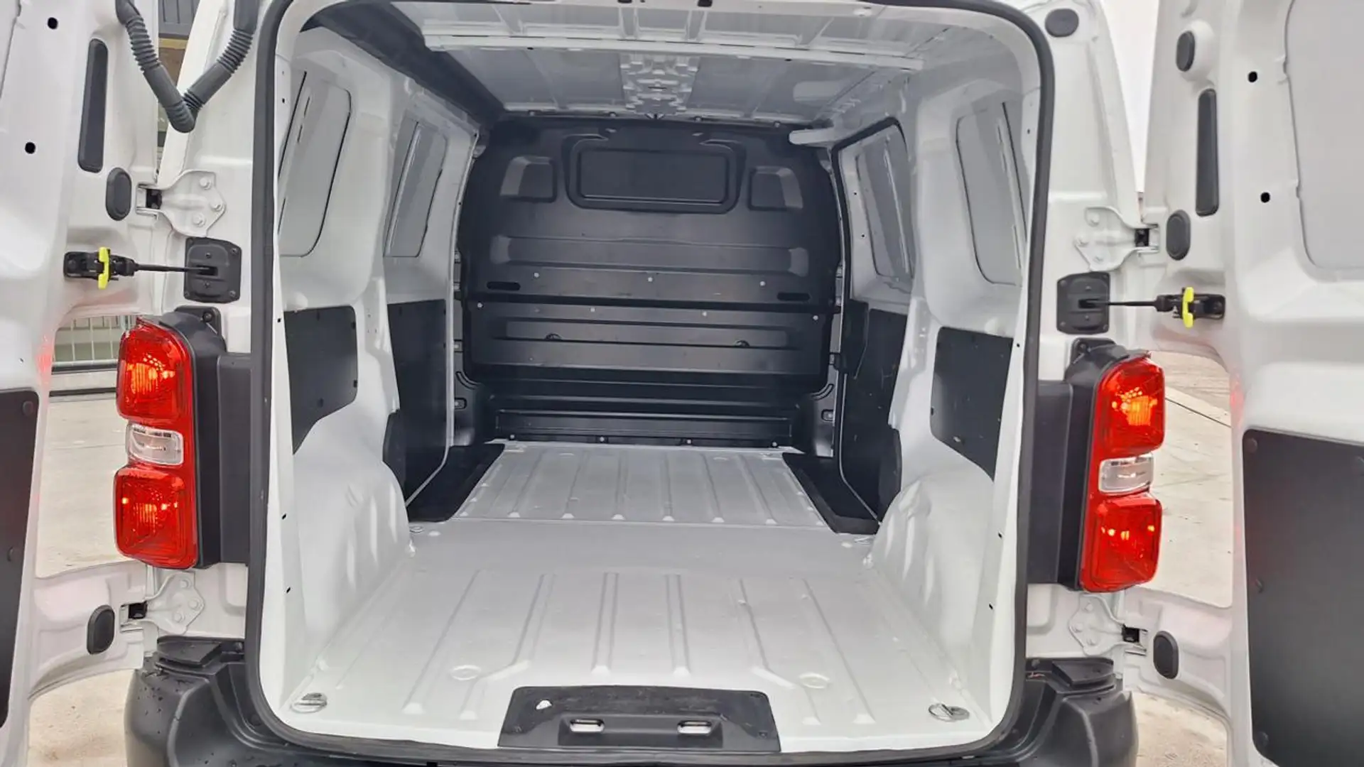 Fiat Scudo 2.0 BlueHDi 145 CV PL-TN Furgone N°GS673 Blanc - 2