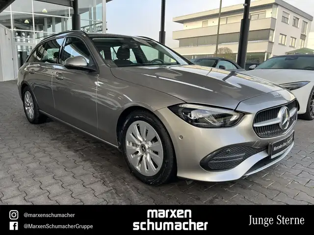 Mercedes-Benz C-Class view 3