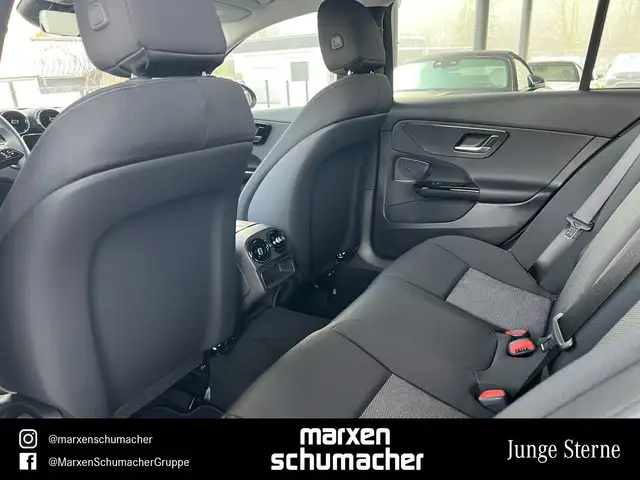 Mercedes-Benz C-Class view 12