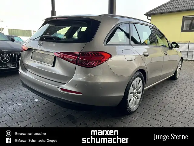 Mercedes-Benz C-Class view 4