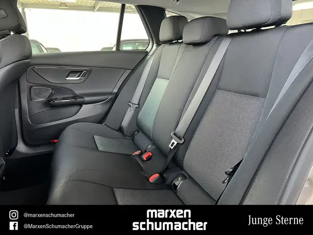 Mercedes-Benz C-Class view 11