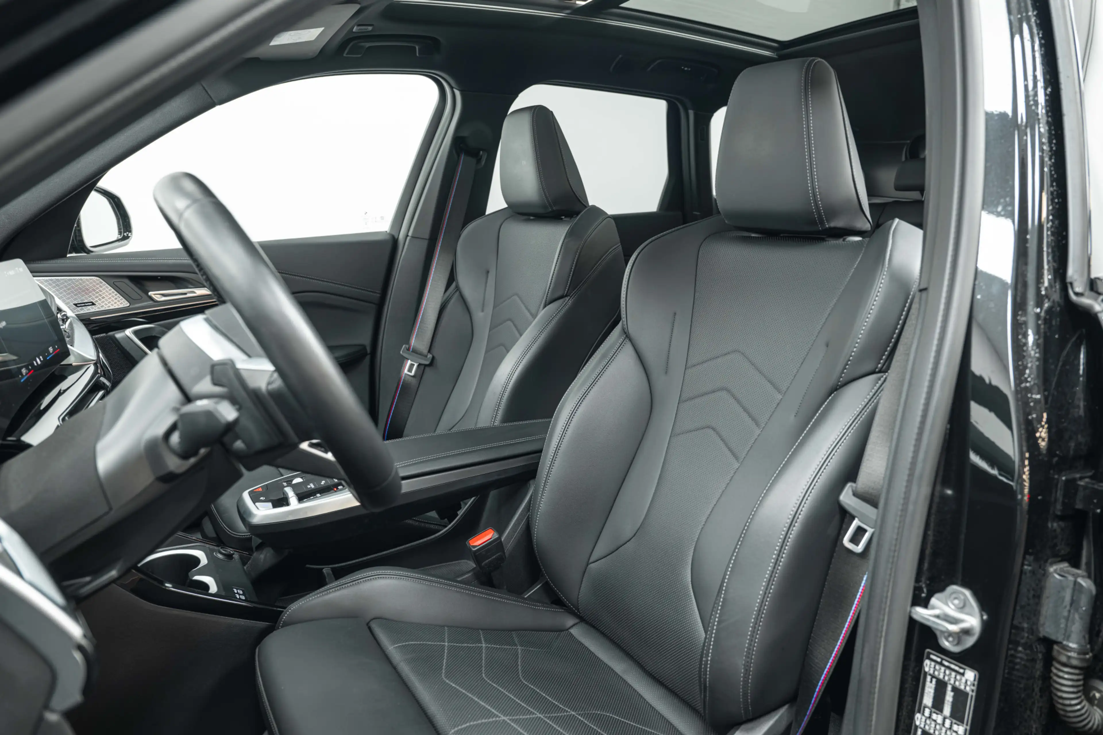 BMW iX1 eDrive20 M Sport / Panoramadak / Achteruitrijcamer — photo 15