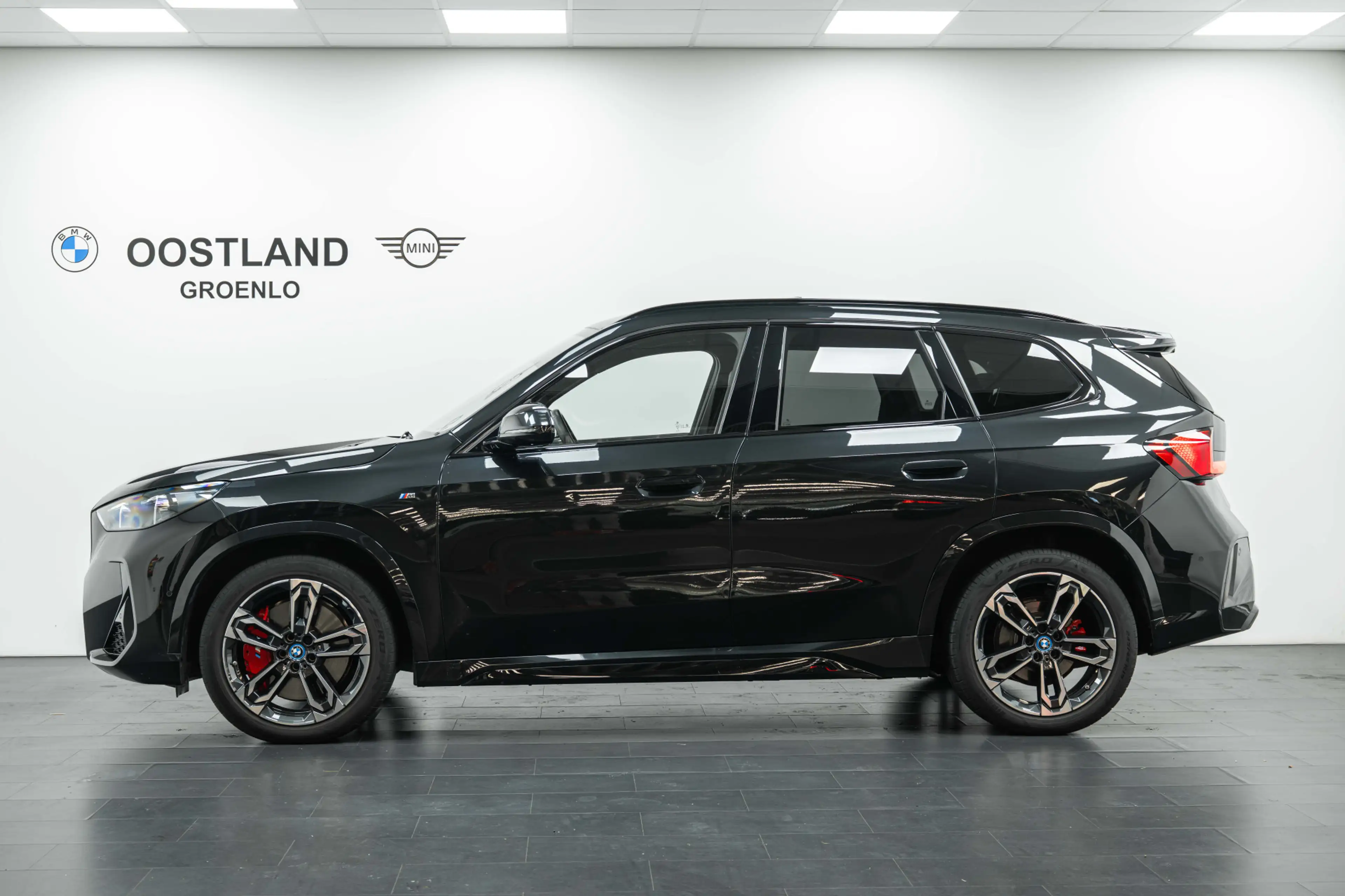 BMW iX1 eDrive20 M Sport / Panoramadak / Achteruitrijcamer — photo 13
