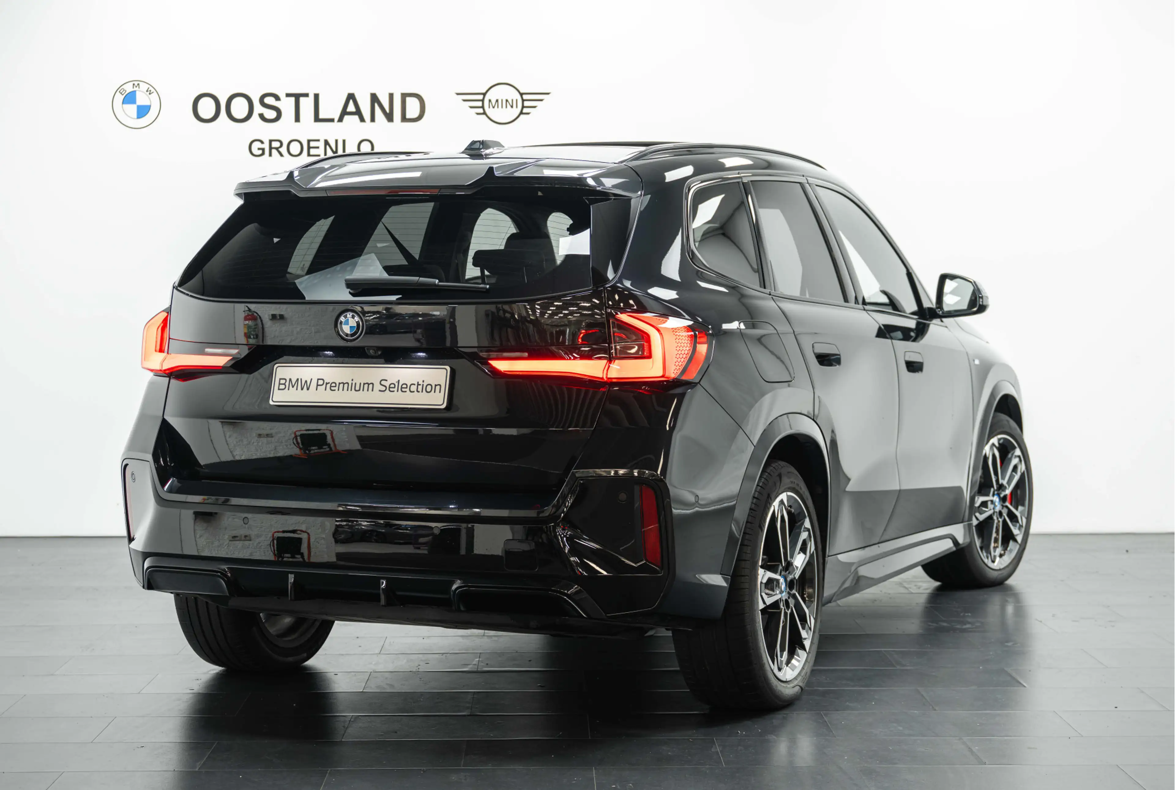 BMW iX1 eDrive20 M Sport / Panoramadak / Achteruitrijcamer — photo 3