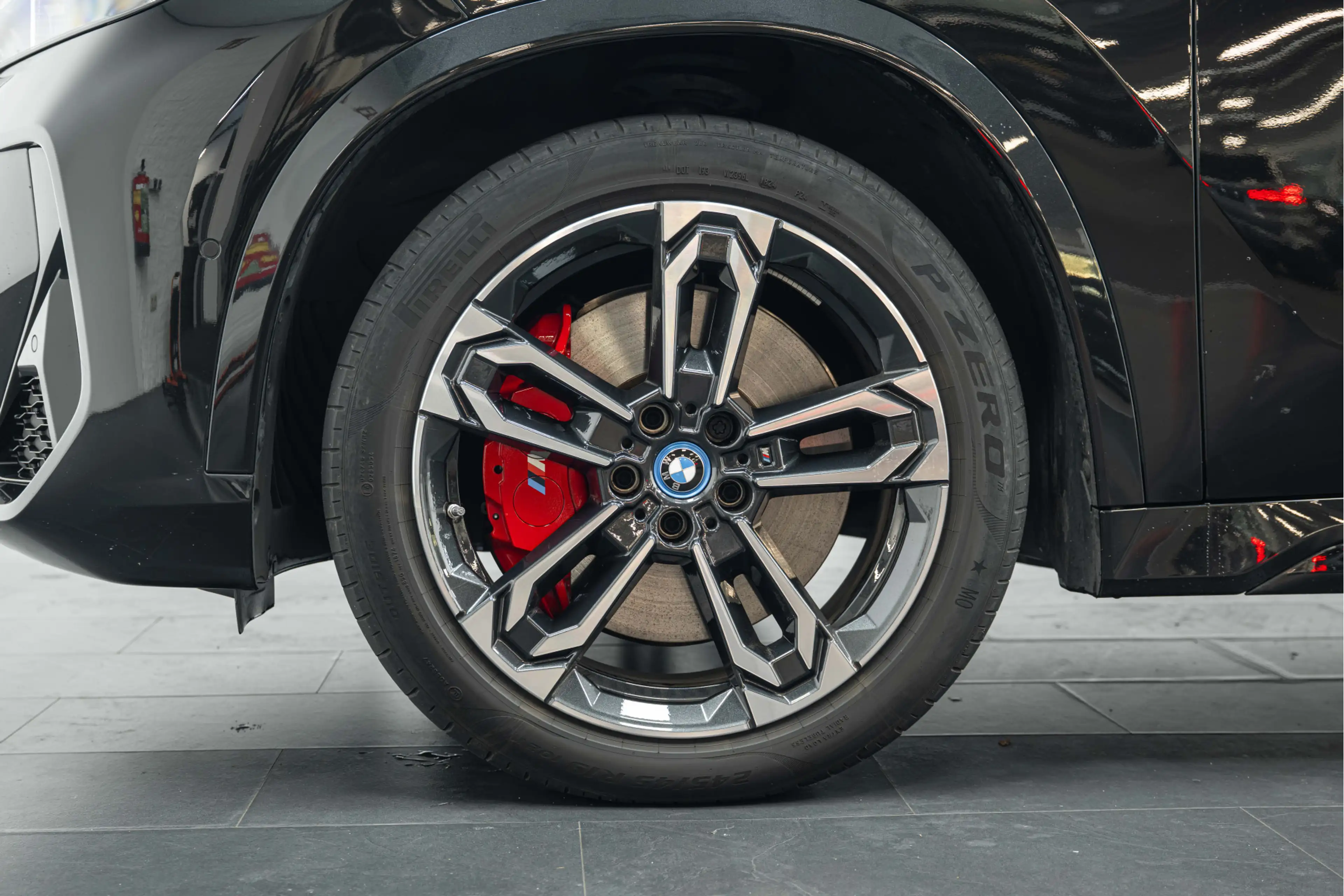 BMW iX1 eDrive20 M Sport / Panoramadak / Achteruitrijcamer — photo 14