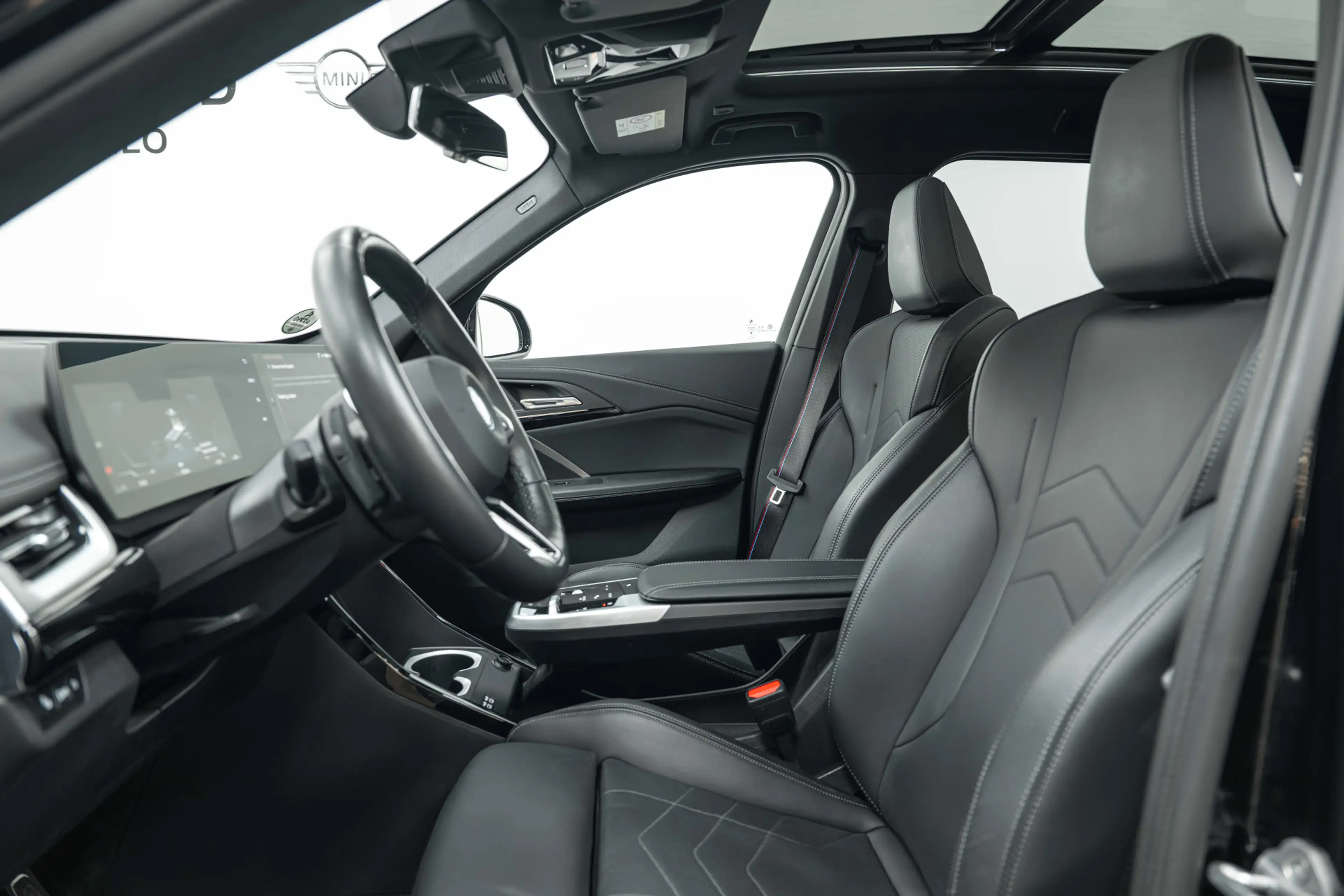BMW iX1 eDrive20 M Sport / Panoramadak / Achteruitrijcamer — photo 4