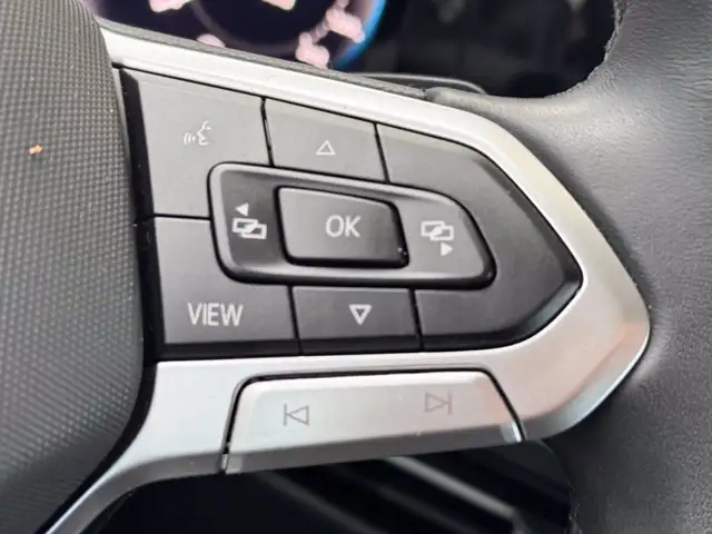 Volkswagen Golf view 23