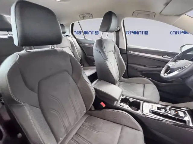 Volkswagen Golf view 8