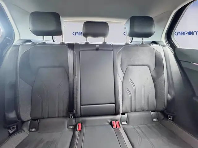 Volkswagen Golf view 10