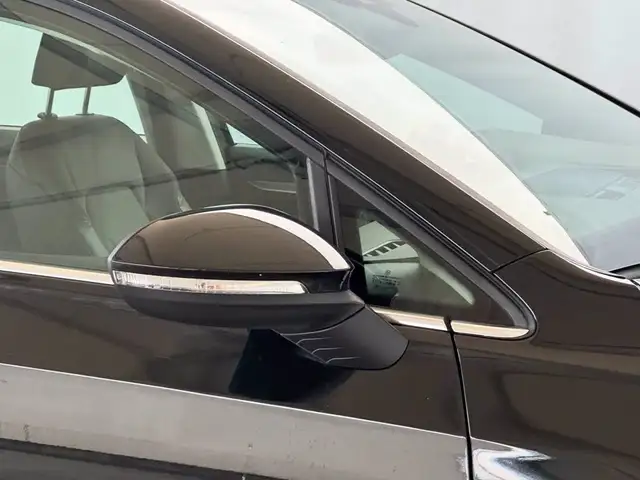 Volkswagen Golf view 16