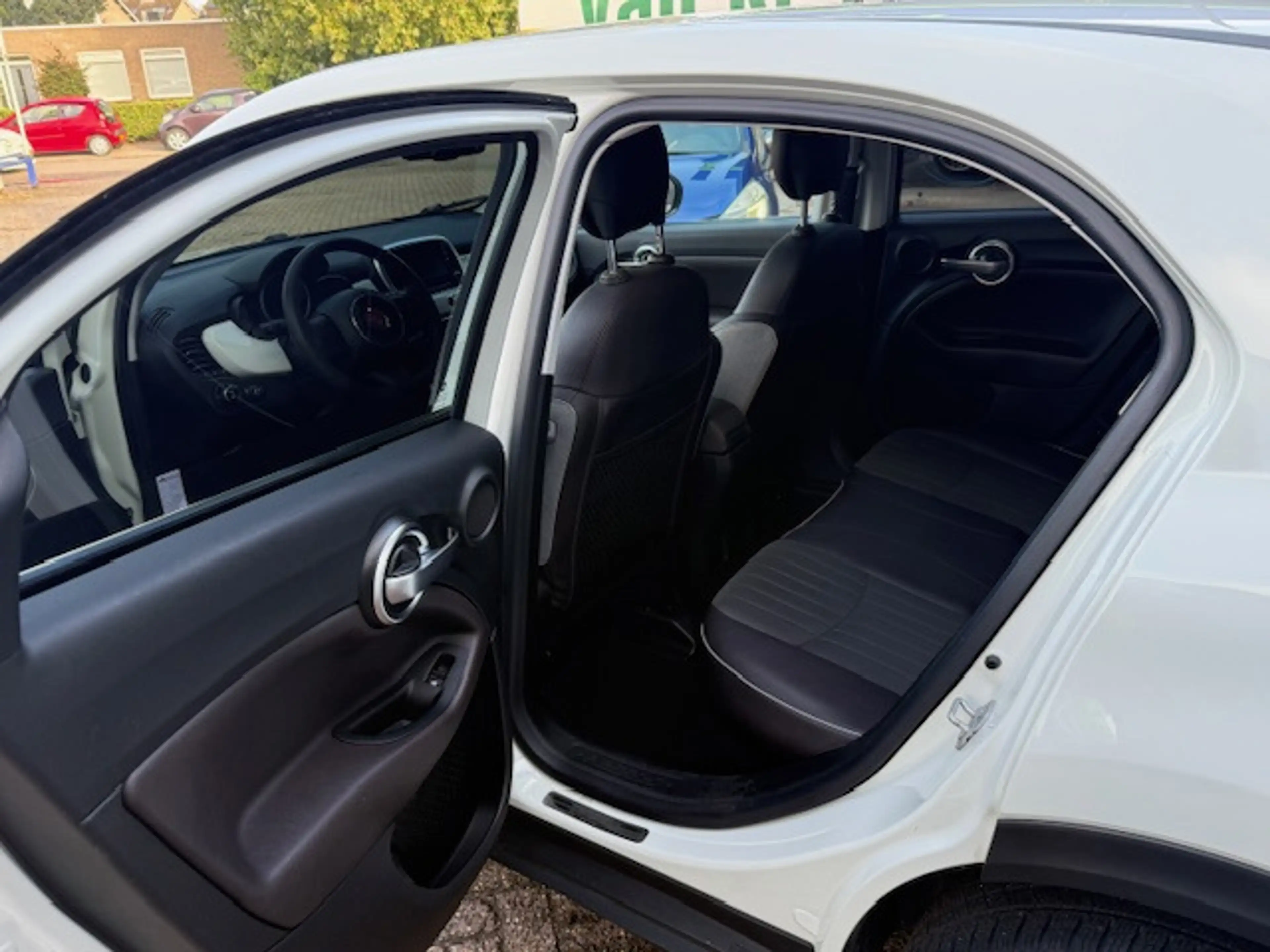 Fiat 500X 1.4 Turbo MultiAir Lounge — photo 11