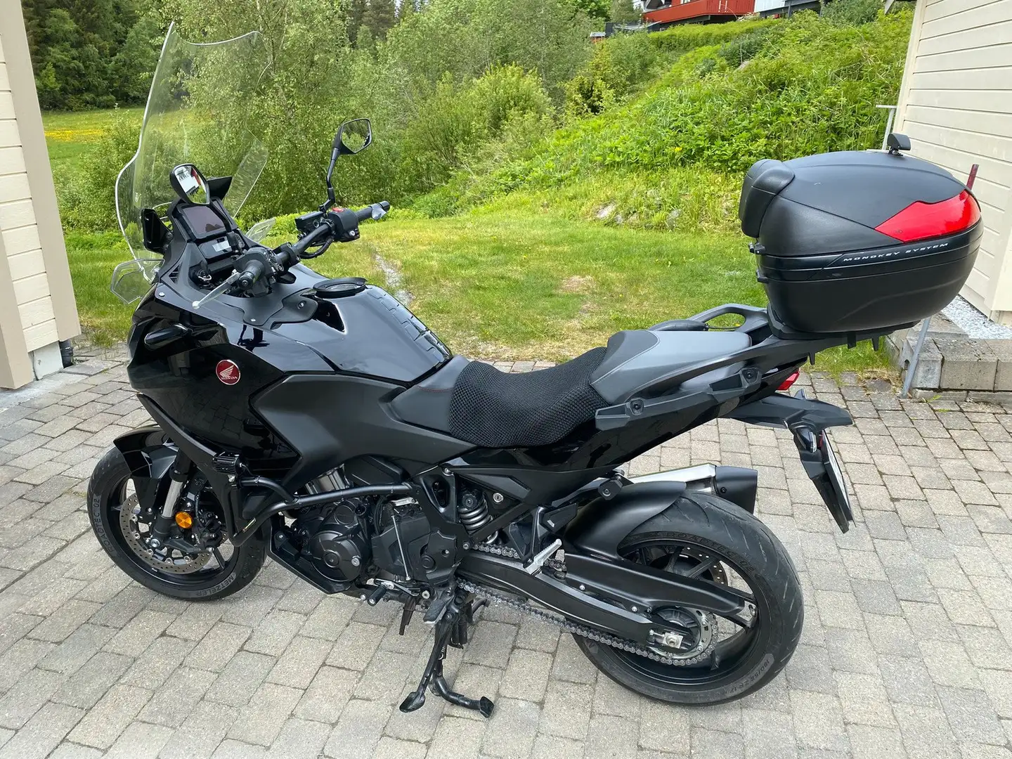 Honda NT 1100 Чорний - 1