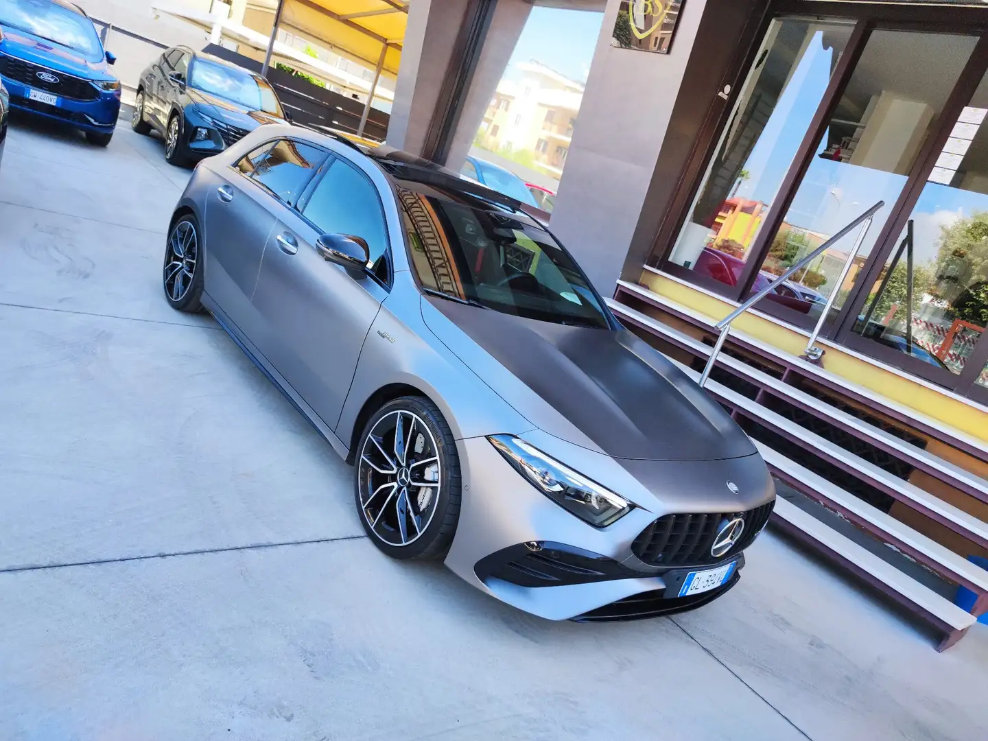Mercedes-Benz A 35 AMG Line Premium Plus 4matic auto - 1