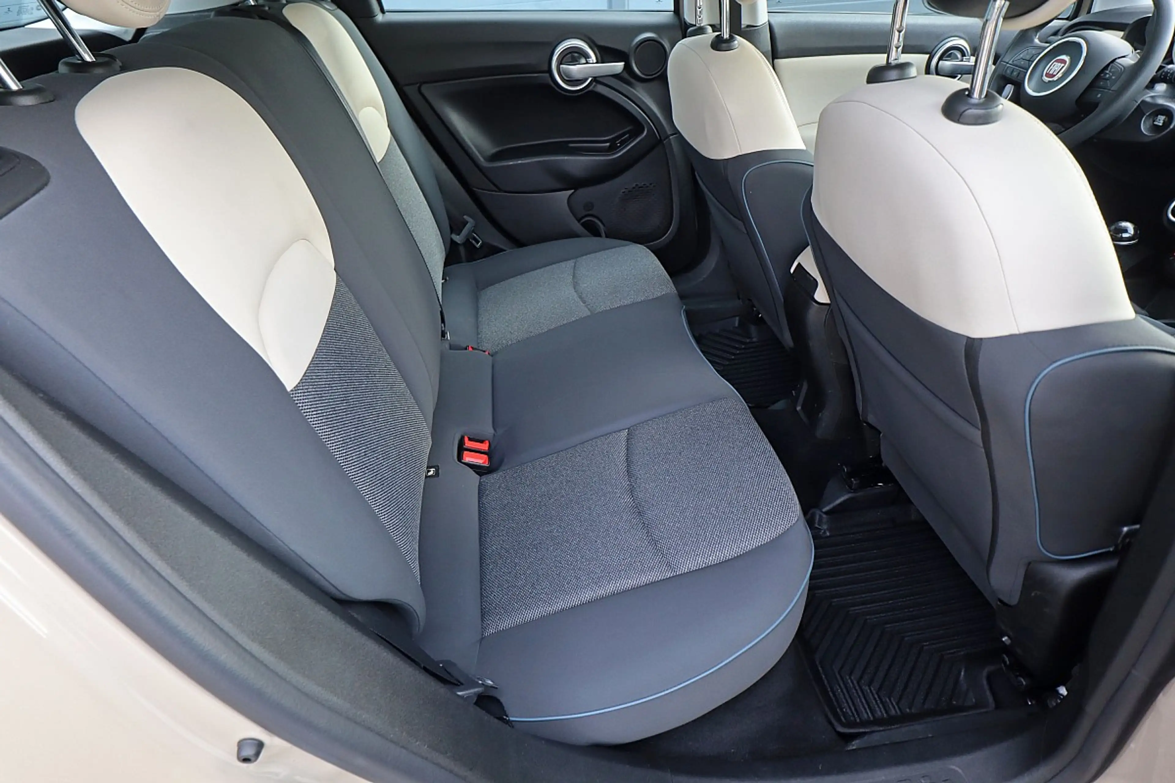 Fiat 500X 1,3 Multi-Jet II 95 City Look Pop Star Navi, Si... — photo 8