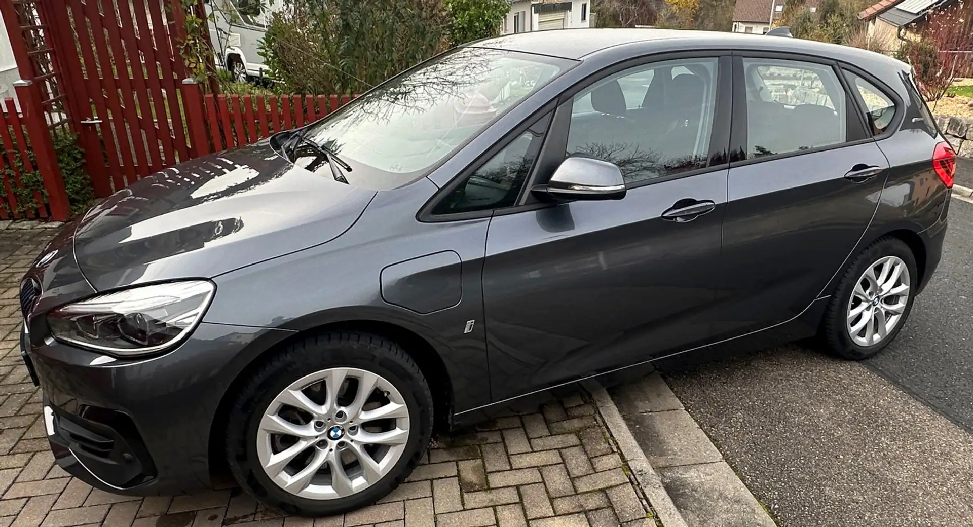 BMW 225 225xe iPerformance Active Tourer Grau - 2