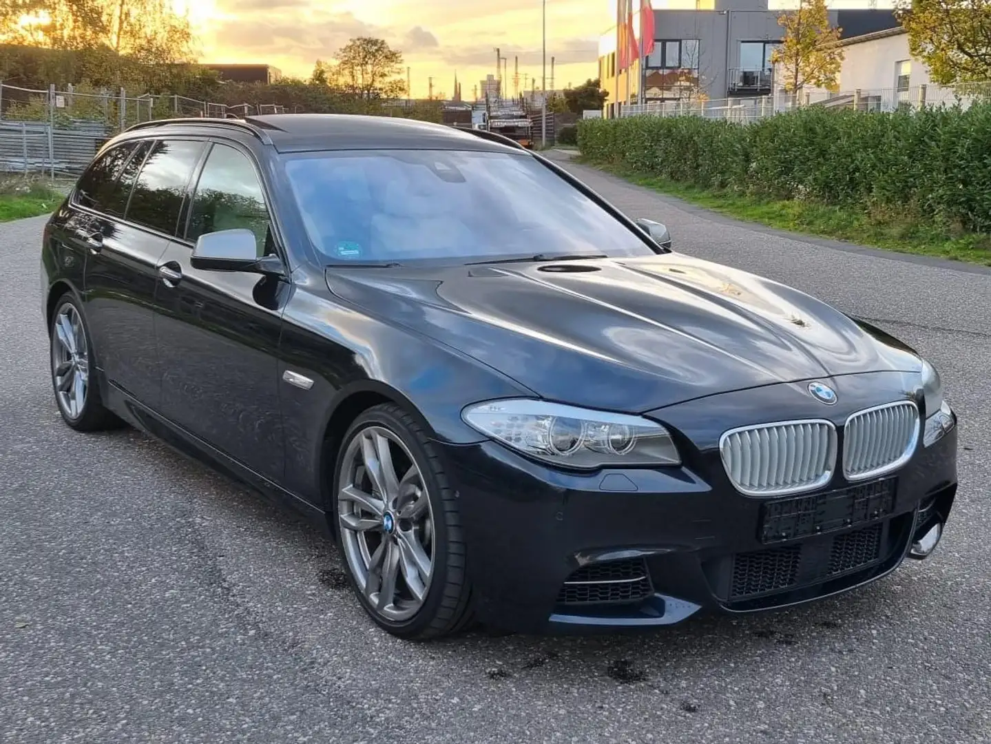 BMW M550 M550d xDrive Touring Sport-Aut. - 1