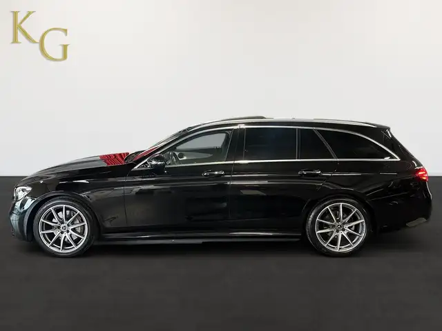 Mercedes-Benz E-Class view 3