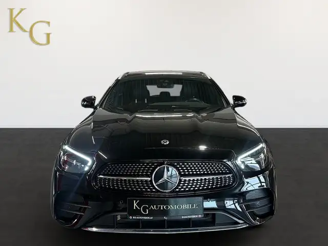Mercedes-Benz E-Class view 11