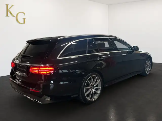 Mercedes-Benz E-Class view 7
