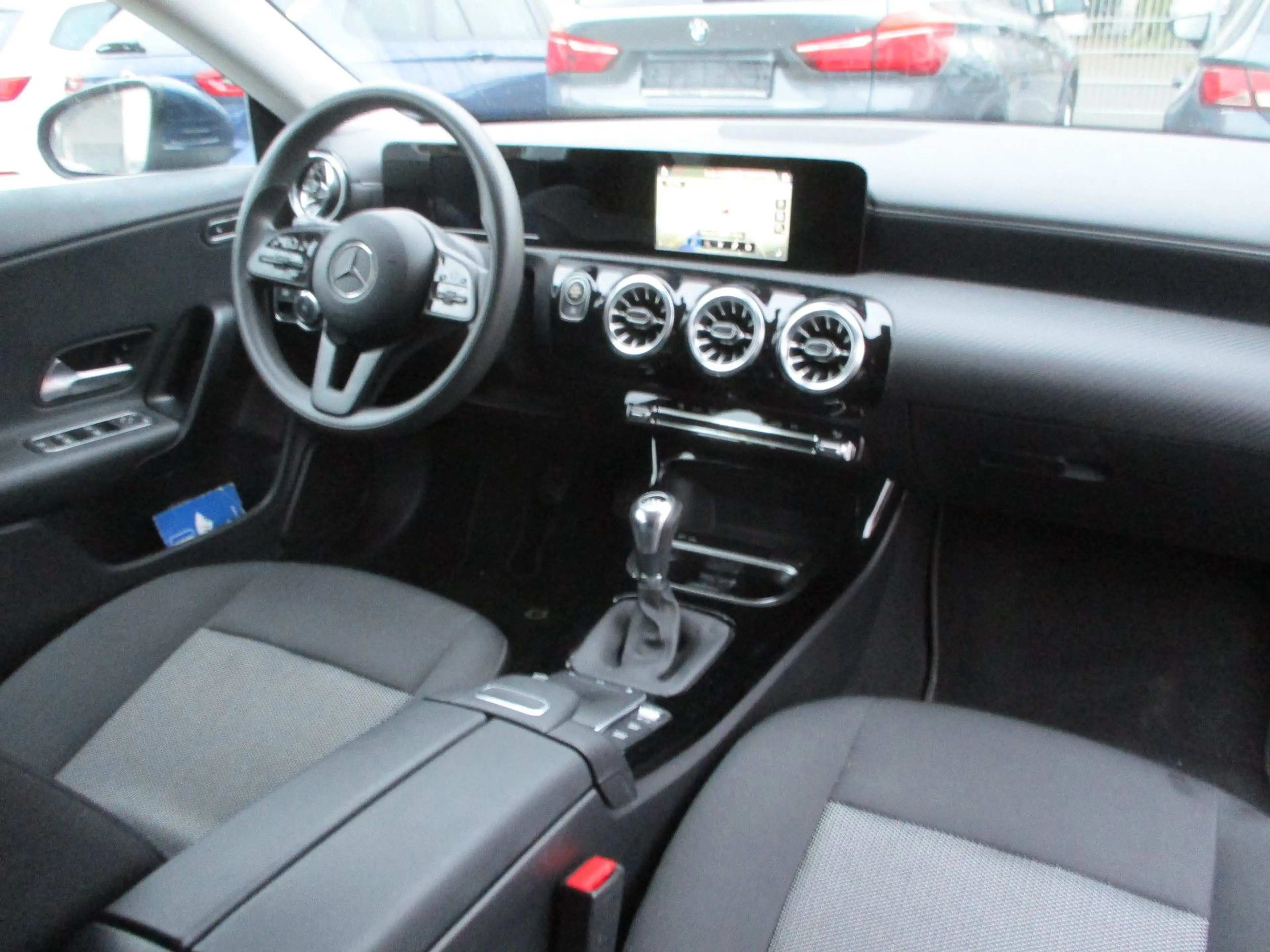 Mercedes-Benz CLA 200 CLA 200 d Shooting NAVI SITZH PDC TEMPOM LED — photo 11