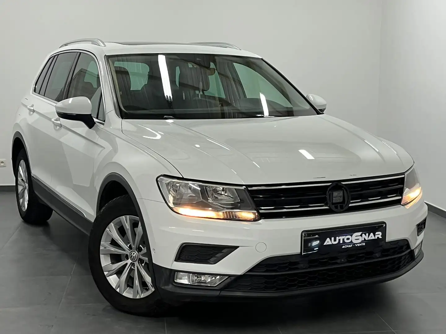 Volkswagen Tiguan 2.0 TDi - CarPlay - Toit Pano - Camera Wit - 1