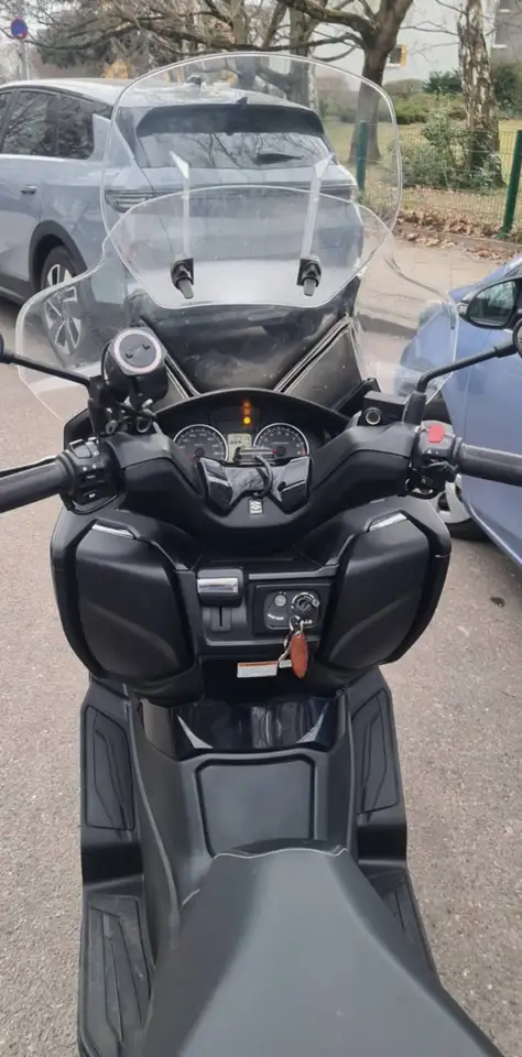 Suzuki Burgman 400