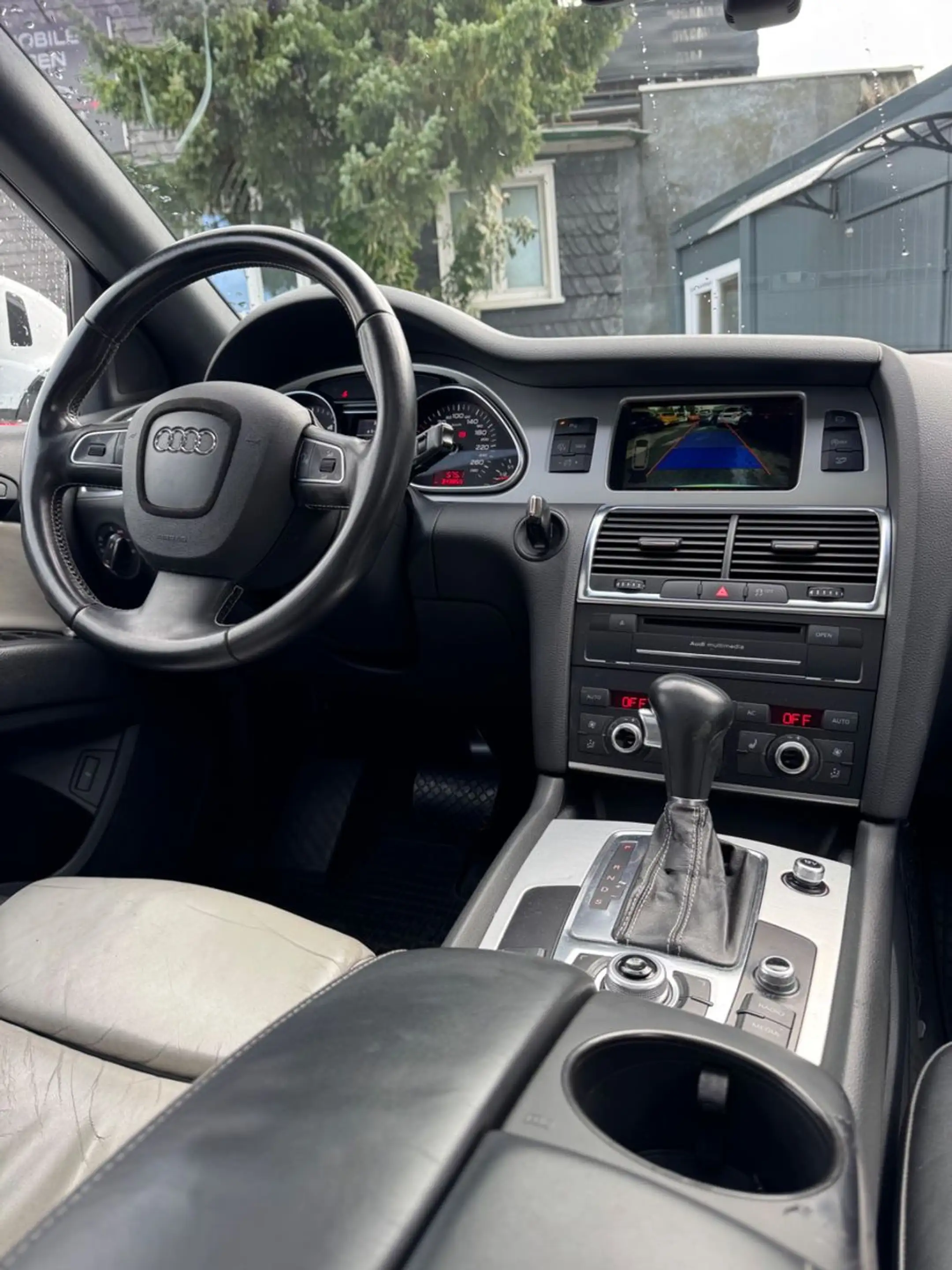 Audi Q7 3.0 TDI S-Line 7-SITZER+NAV+AHK+LUFTF+LEDER+ — photo 9
