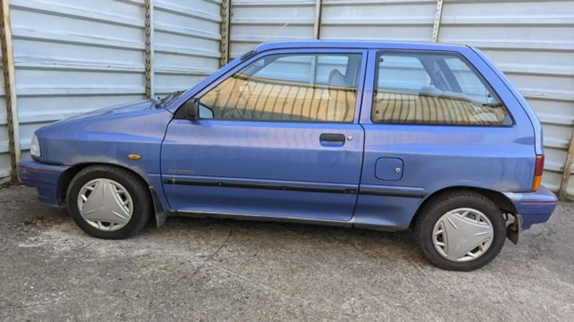 Kia Pride *Automatikgetriebe* Blauw - 2