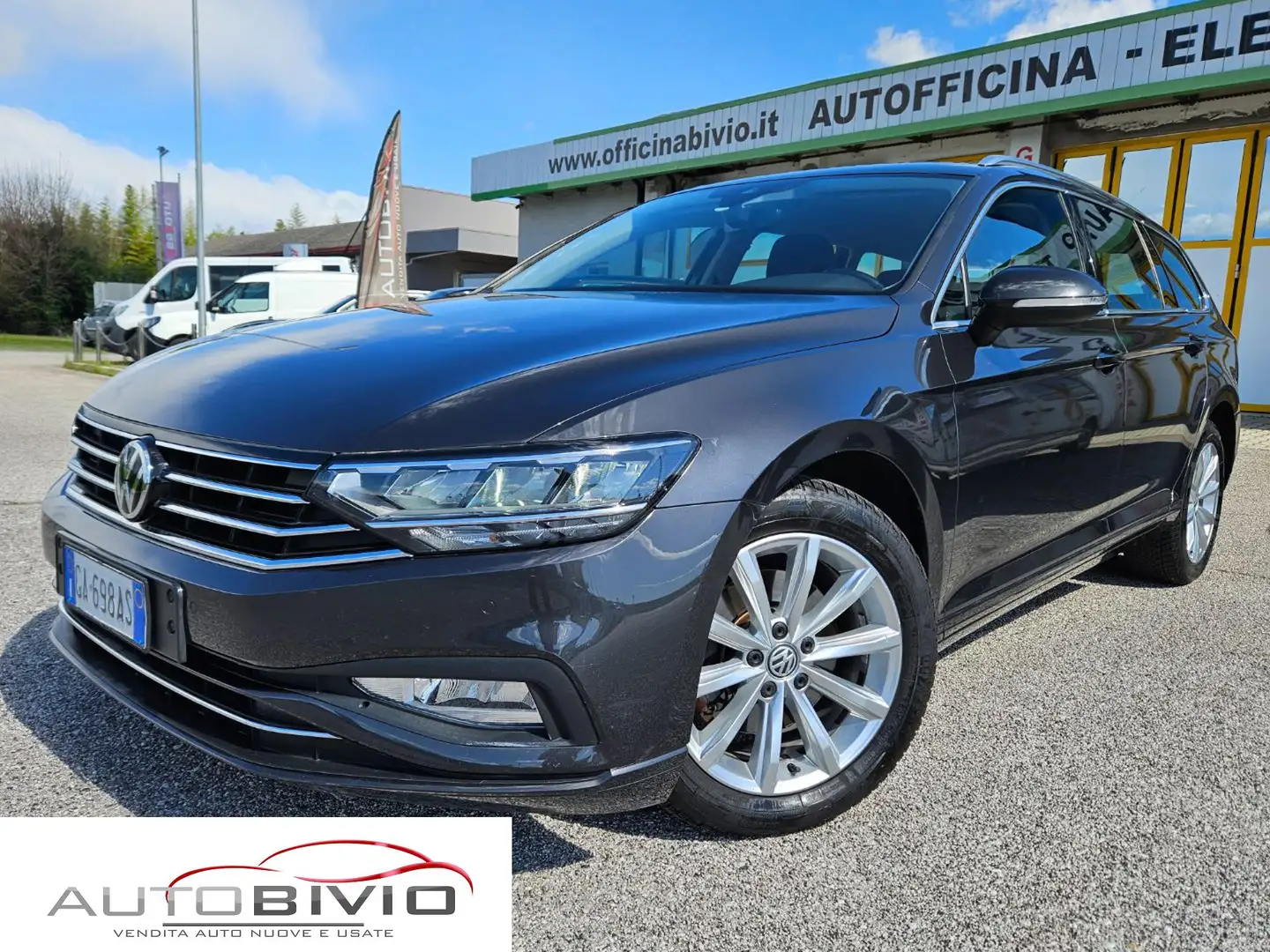 Volkswagen Passat Variant 2.0 TDI SCR EVO DSG Business Gris - 2