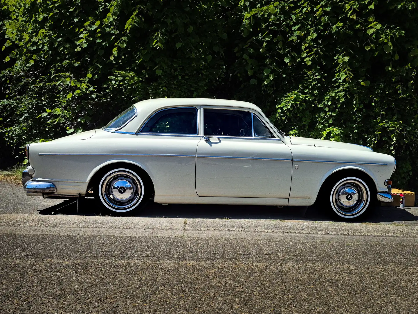 Volvo Amazon Белый - 1