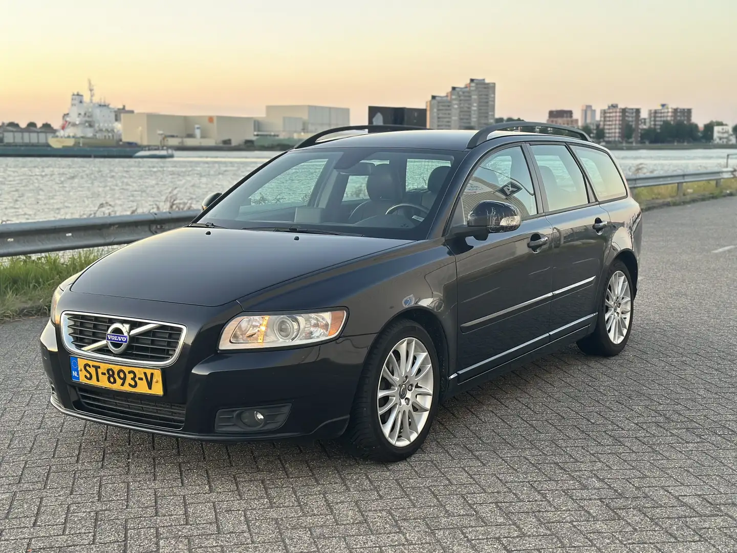 Volvo V50 1.6 diesel luxe leder Summum - 1