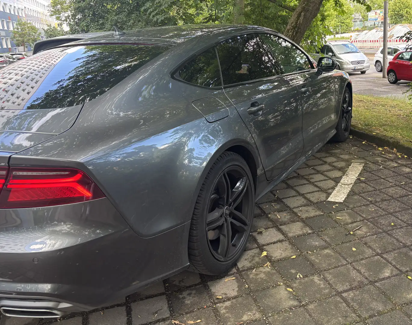 Audi A7 3.0 TDI Sportback TDI S-Line Grau - 2