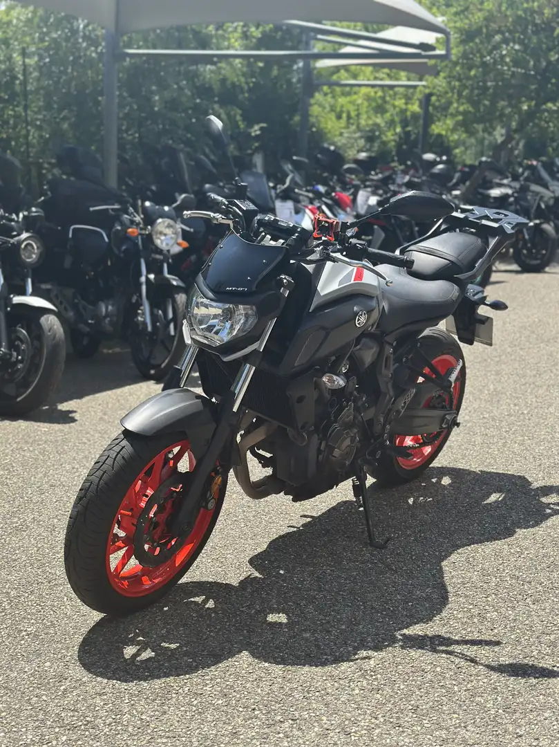 Yamaha MT-07 Gris - 2