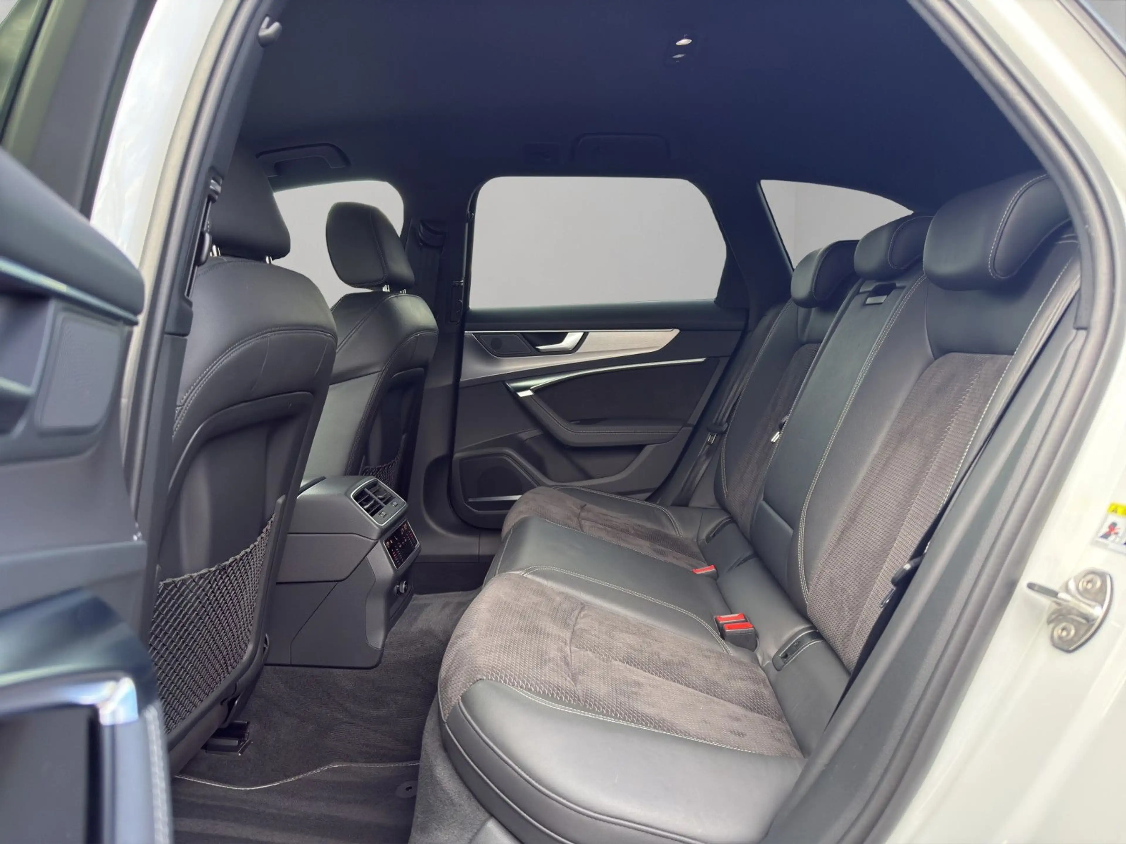 Audi S6 Avant 3.0 TDI quattro CAM NAVI LED B&O 21" — photo 11