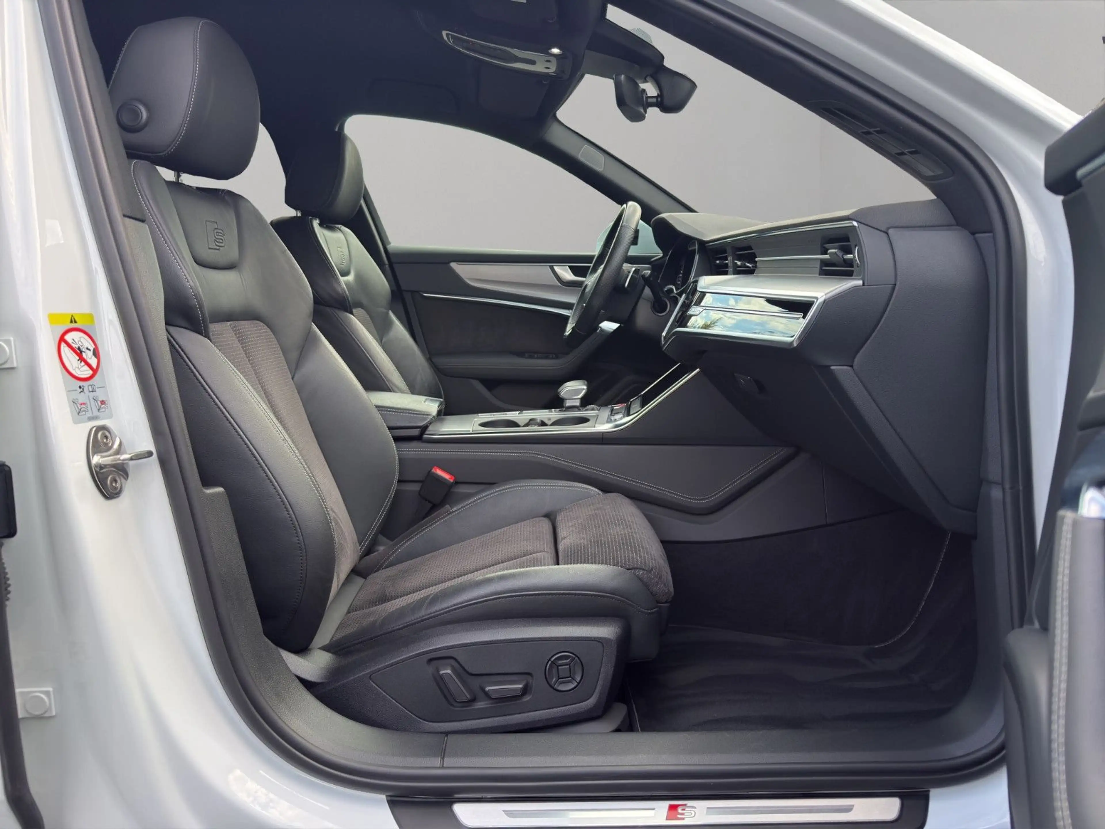 Audi S6 Avant 3.0 TDI quattro CAM NAVI LED B&O 21" — photo 14