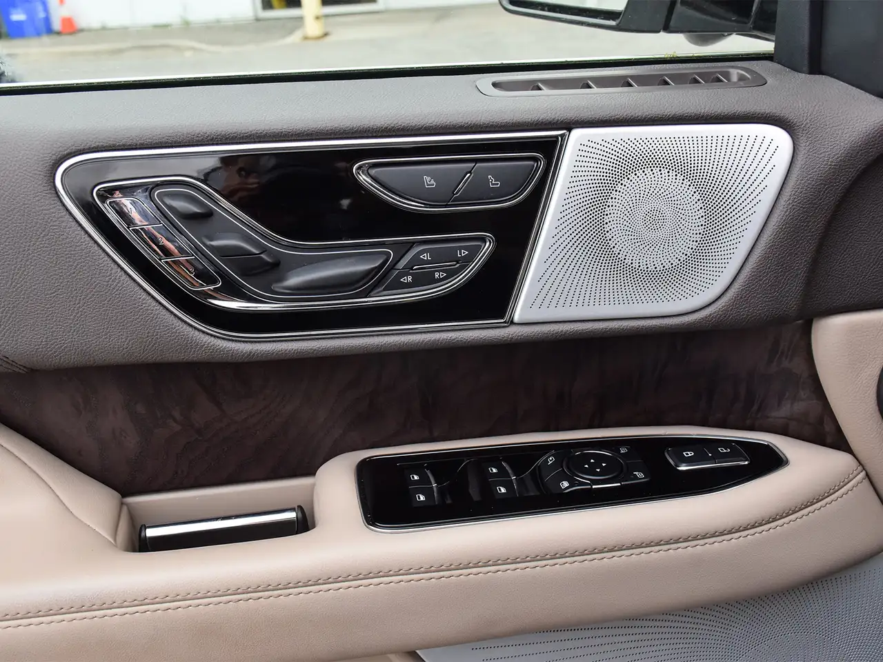 Lincoln Navigator снимка Lincoln Navigator
