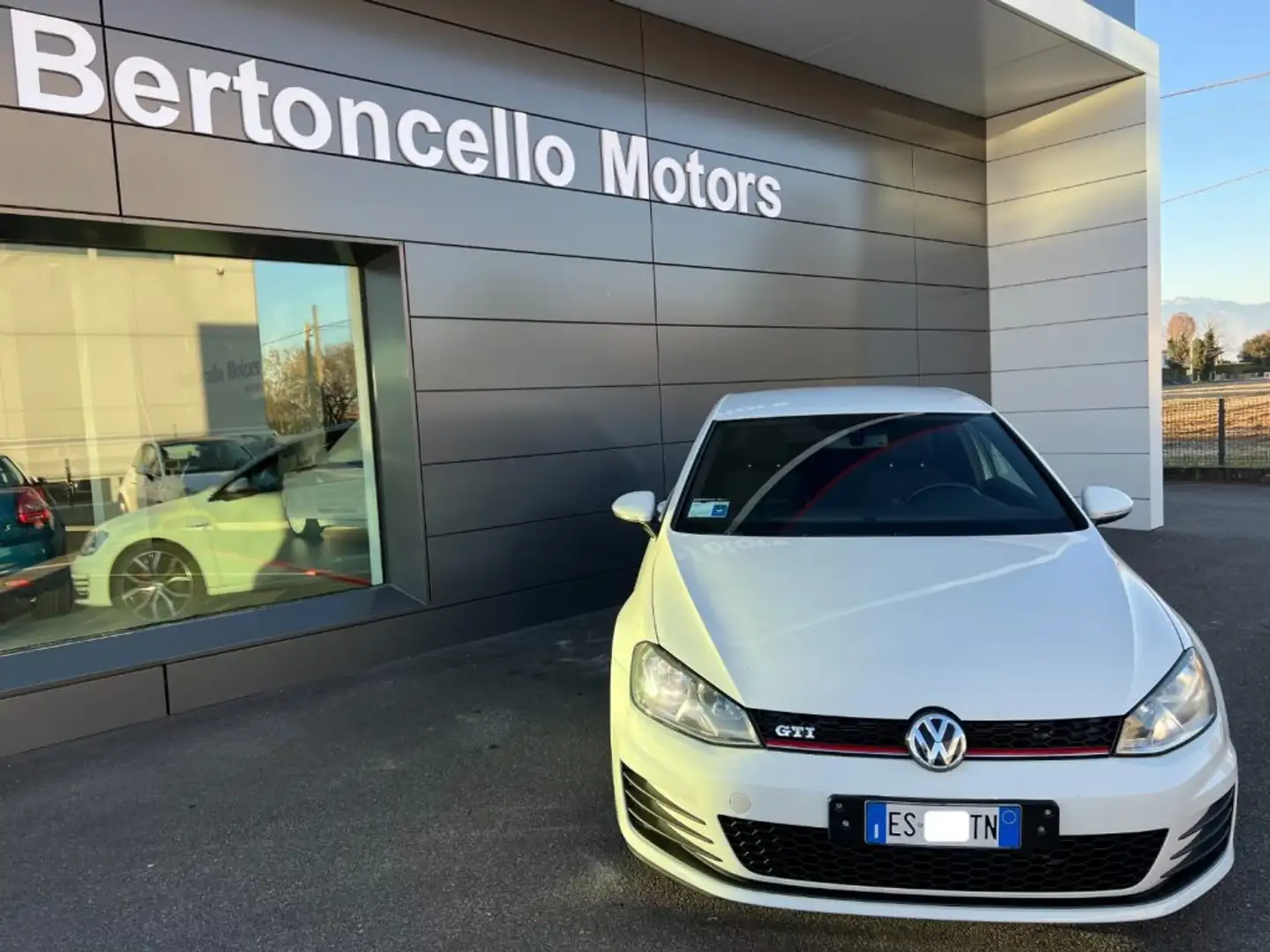 Volkswagen Golf GTI 2.0 TSI 220cv 3p. BMT MANUALE Bianco - 2