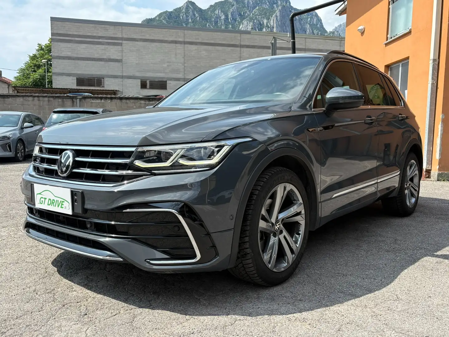 Volkswagen Tiguan Tiguan II 2021 1.5 tsi R-Line 150cv dsg RLINE DSG Grigio - 1
