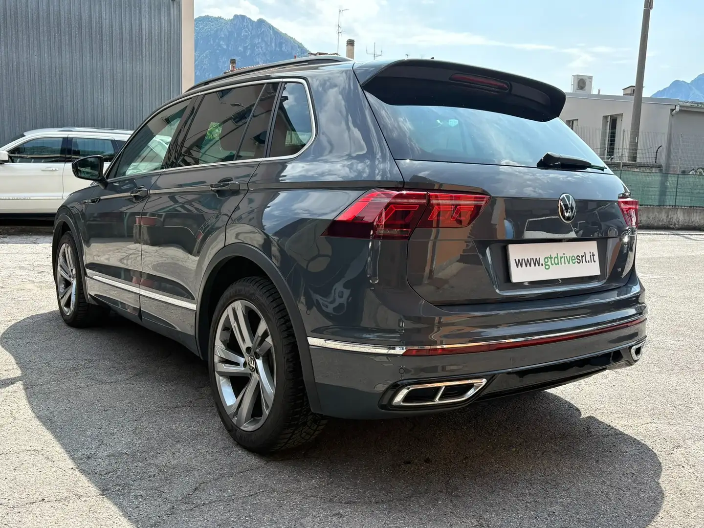 Volkswagen Tiguan Tiguan II 2021 1.5 tsi R-Line 150cv dsg RLINE DSG Grigio - 2