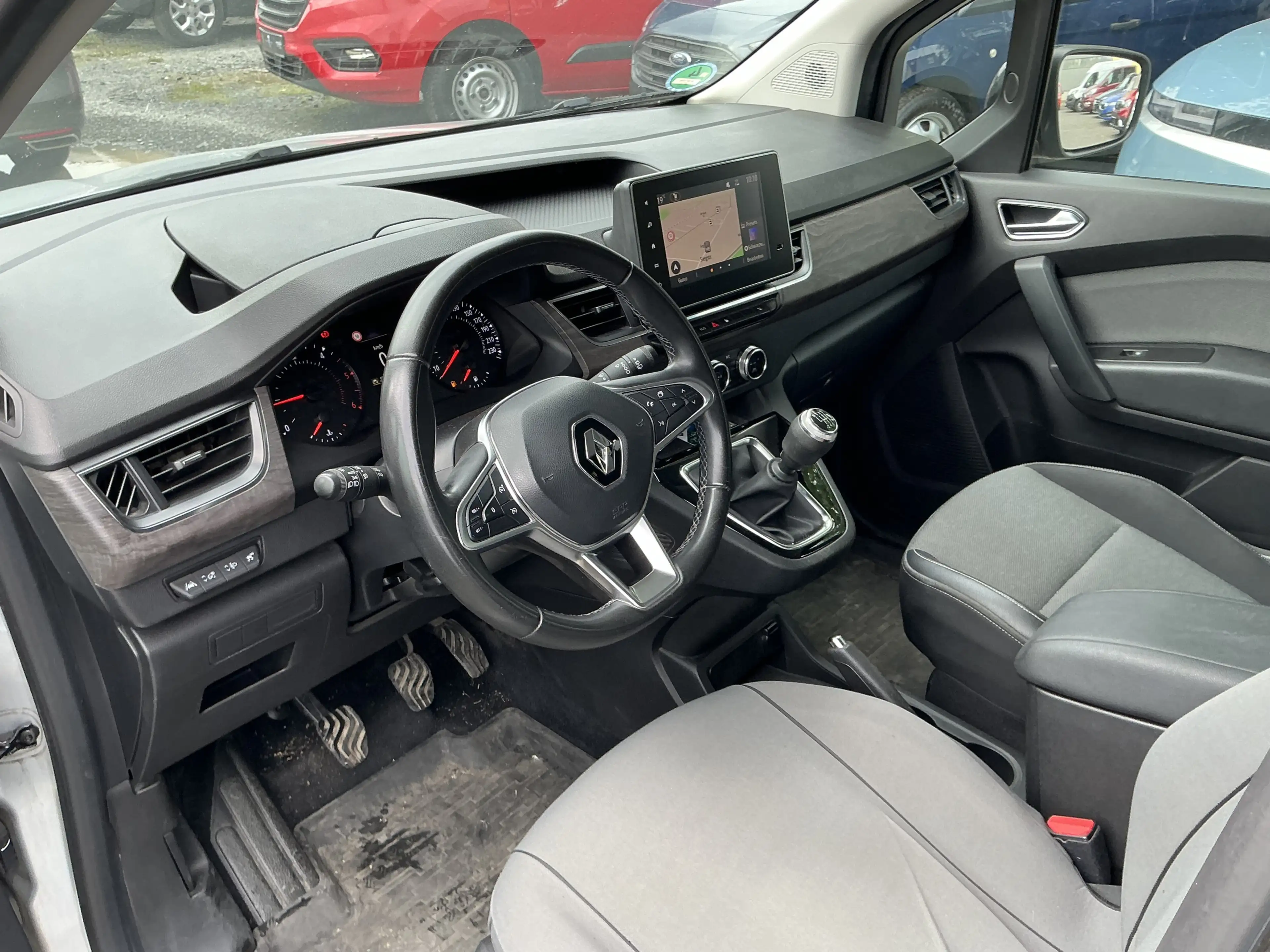 Renault Kangoo Techno Tempomat R.Cam Navi SHZ LED AHK — photo 4