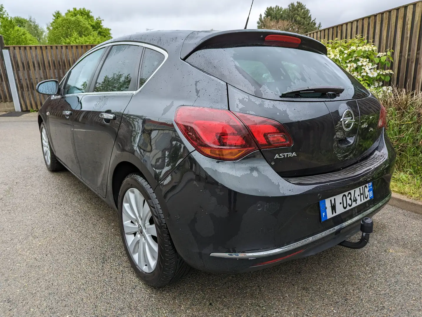 Opel Astra 1.4 Twinport 100 ch Edition VO:142 Negro - 2