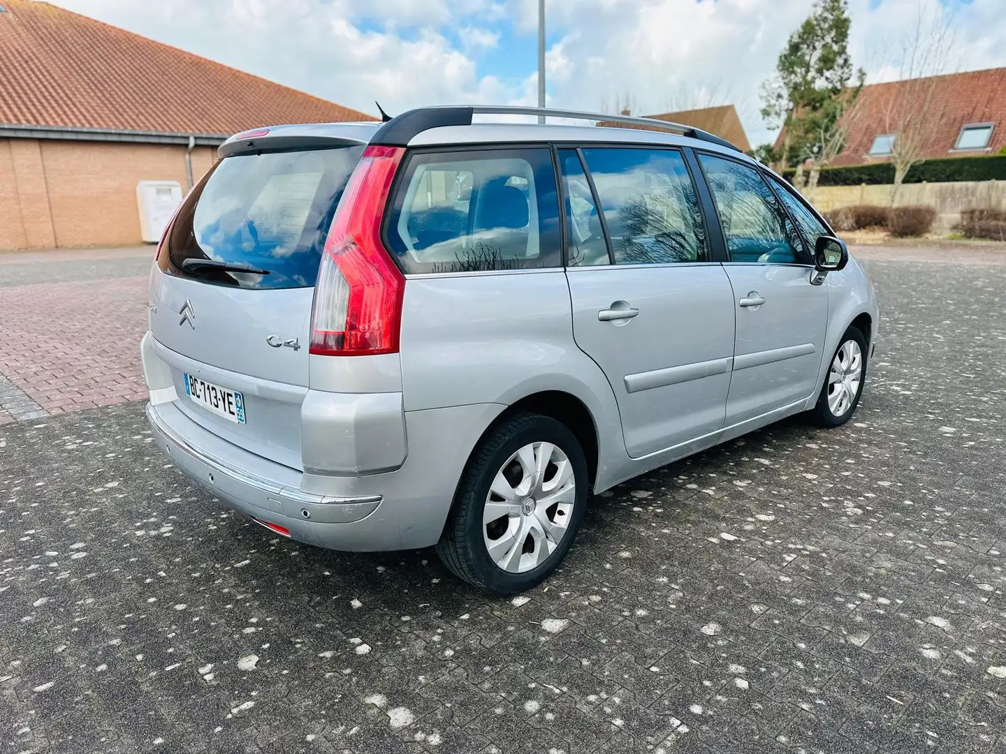 Citroen Grand C4 Picasso 1.6 HDi 110 Ch Attraction 7PL Gris - 2