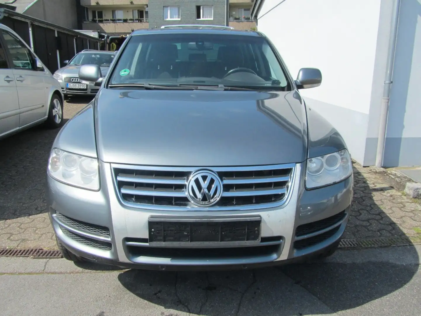 Volkswagen Touareg V6 TDI*AHK*3500 KG*Motor probleme* Grey - 2