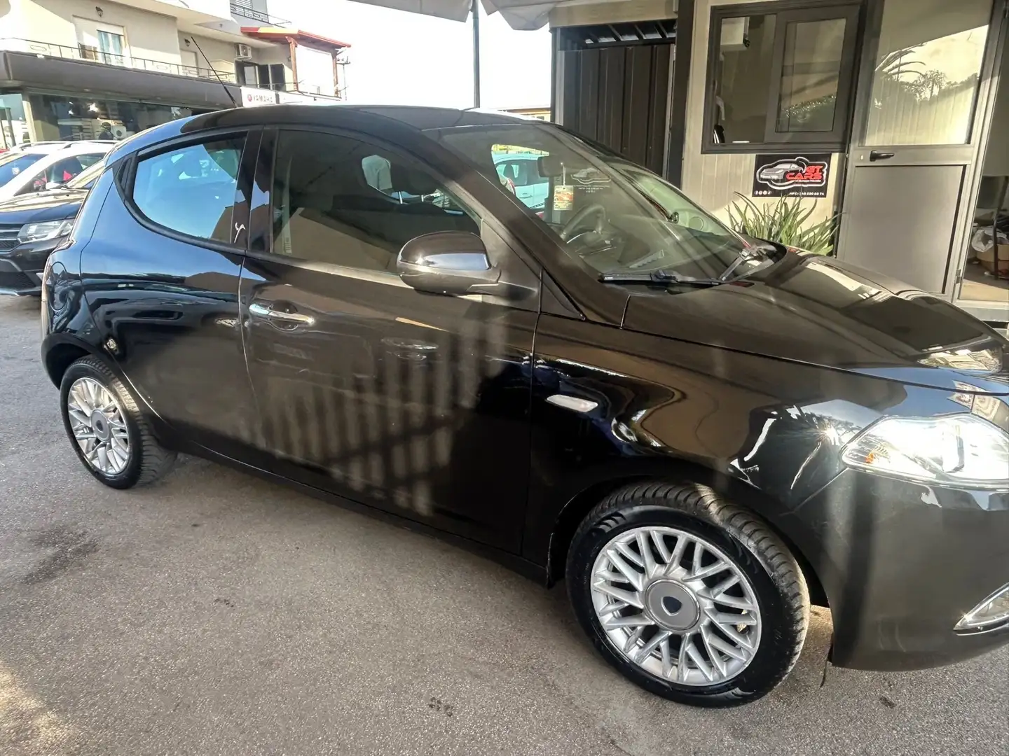 Lancia Ypsilon Ypsilon 1.2 8v Platinum 69cv E6 Nero - 1