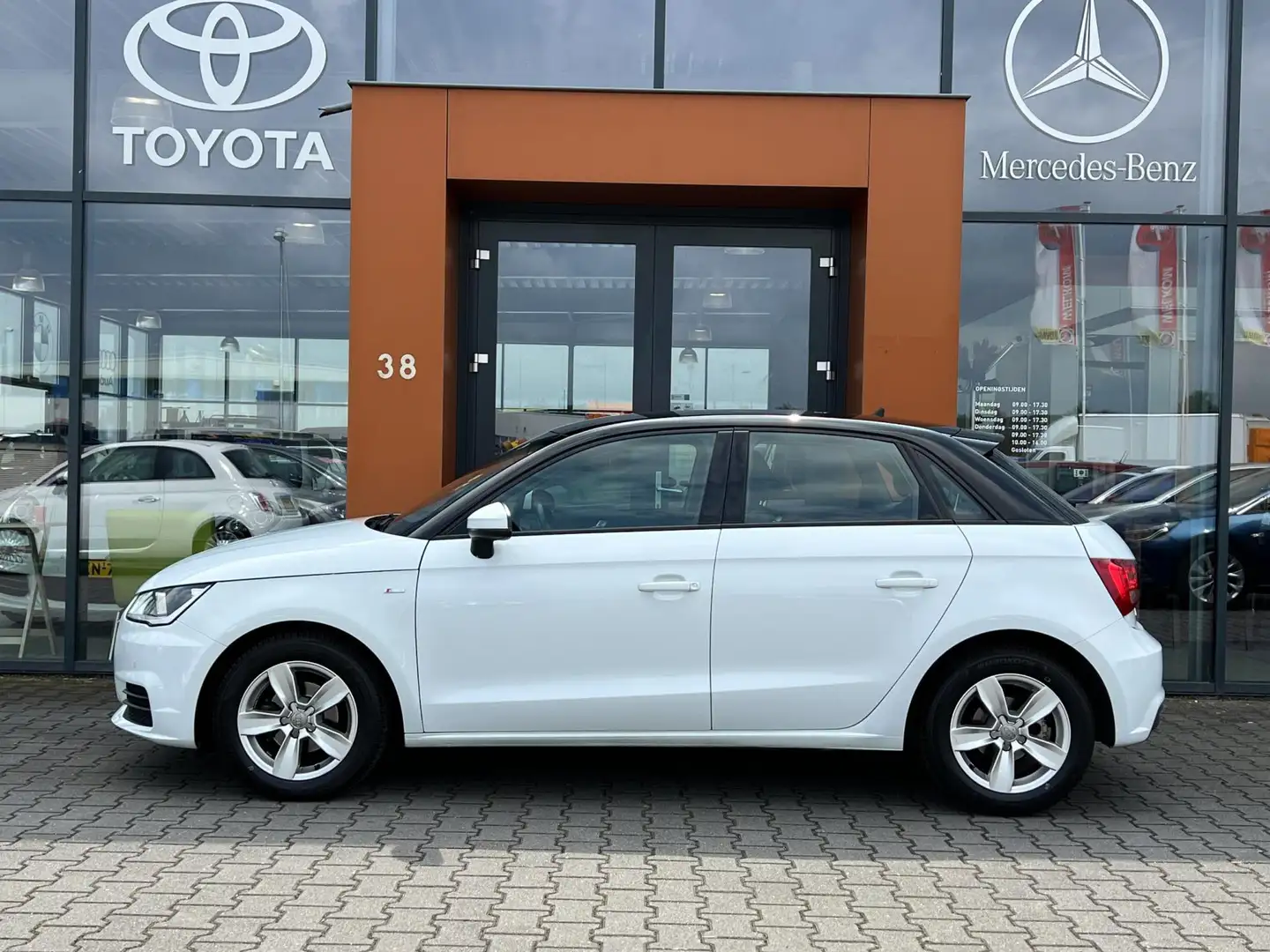 Audi A1 Sportback 1.0TFSI Automaat|Navi|Leer|Bluetooth|APK Wit - 2